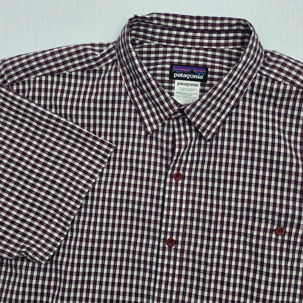 Patagonia Mens Large Burgundy Gingham Short Sleeve Button Down Shirt Seersucker